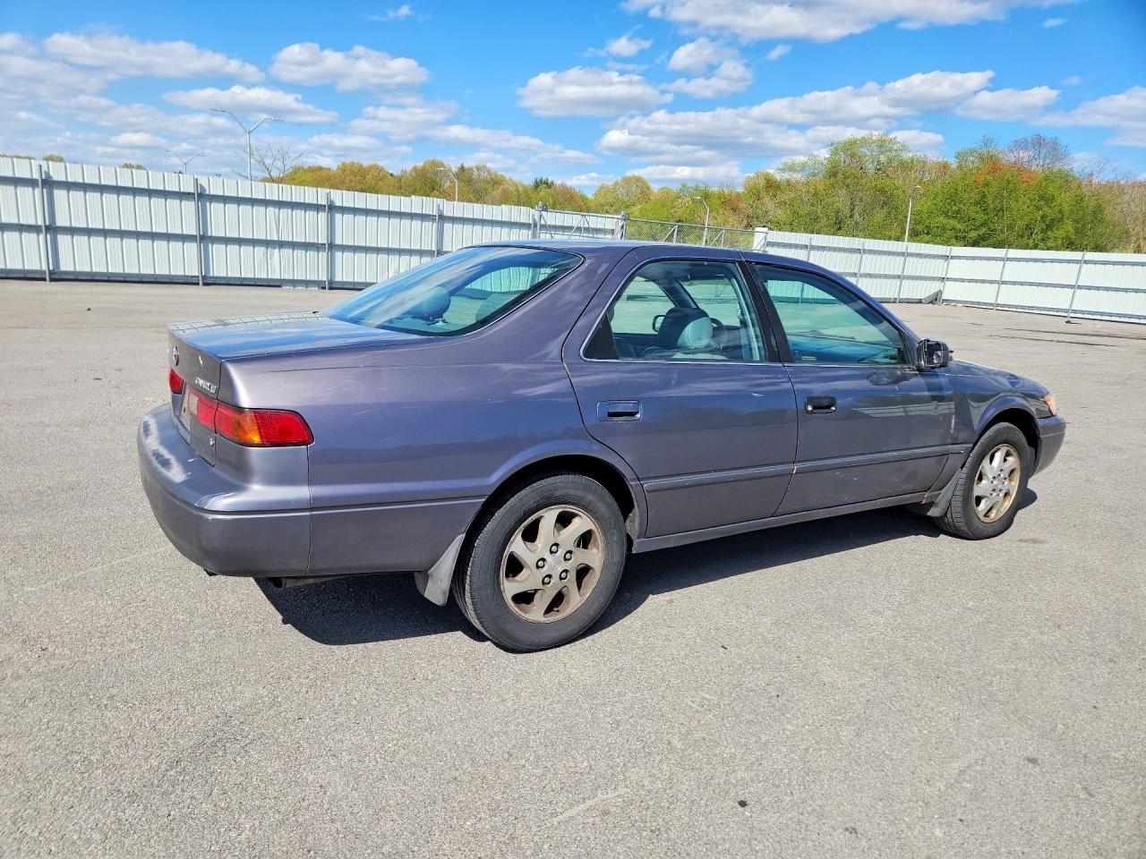 1998 Toyota Camry Xle V6 Gray vin: 4T1BF28K8WU056628