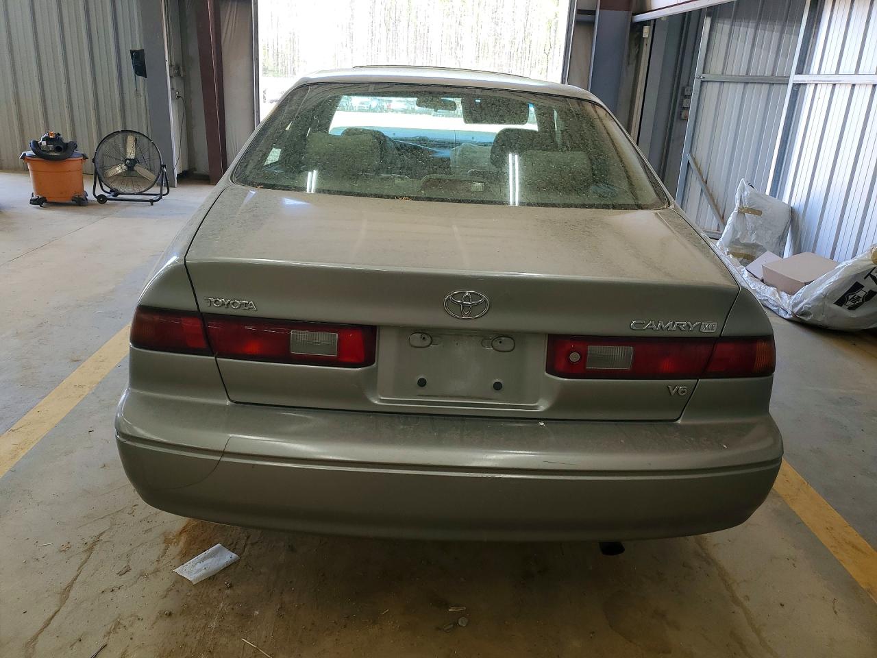 1998 Toyota Camry Xle V6 Gold vin: 4T1BF28K8WU059996