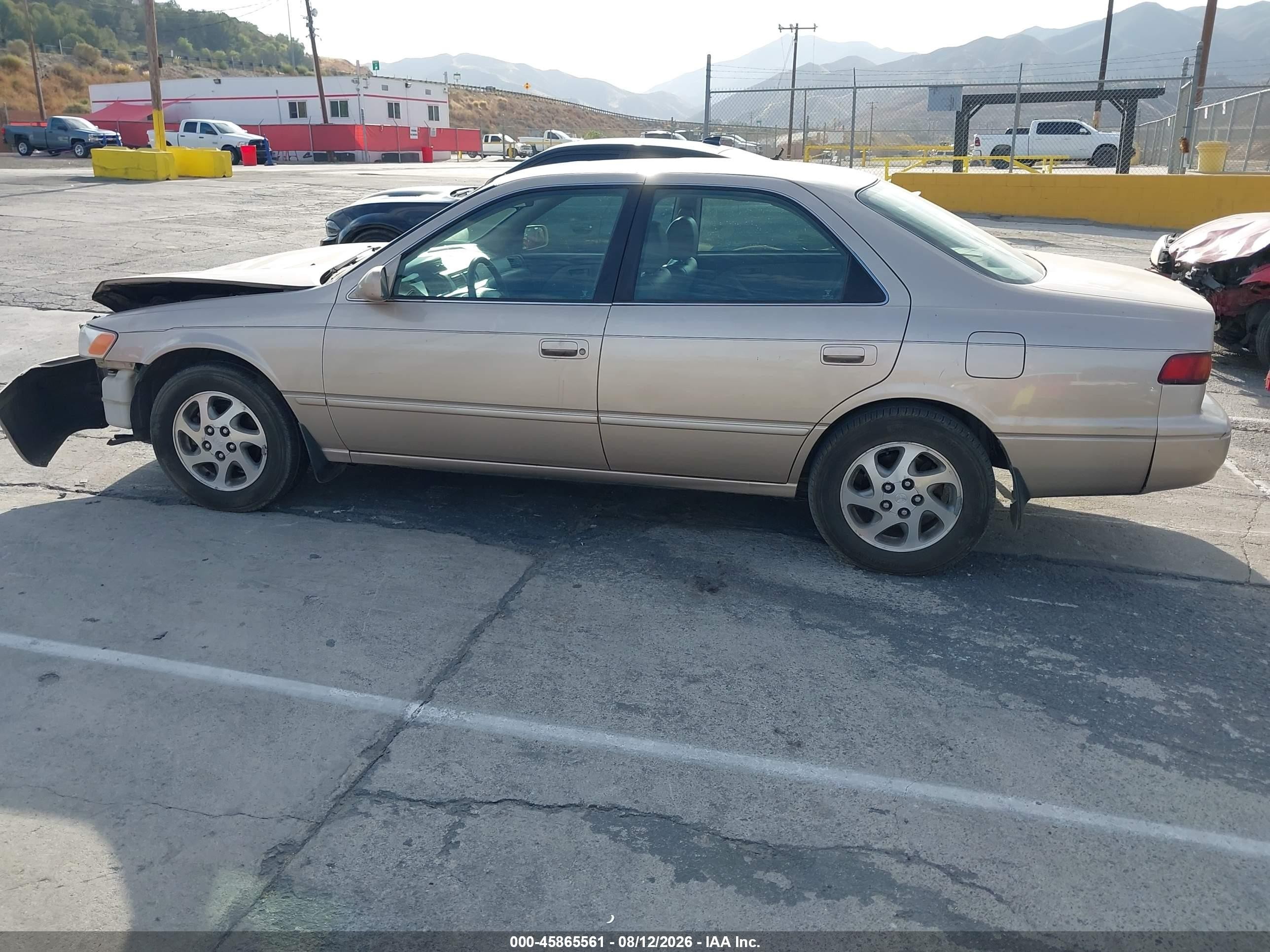 1999 Toyota Camry Xle V6 Бежевый vin: 4T1BF28K9XU080986