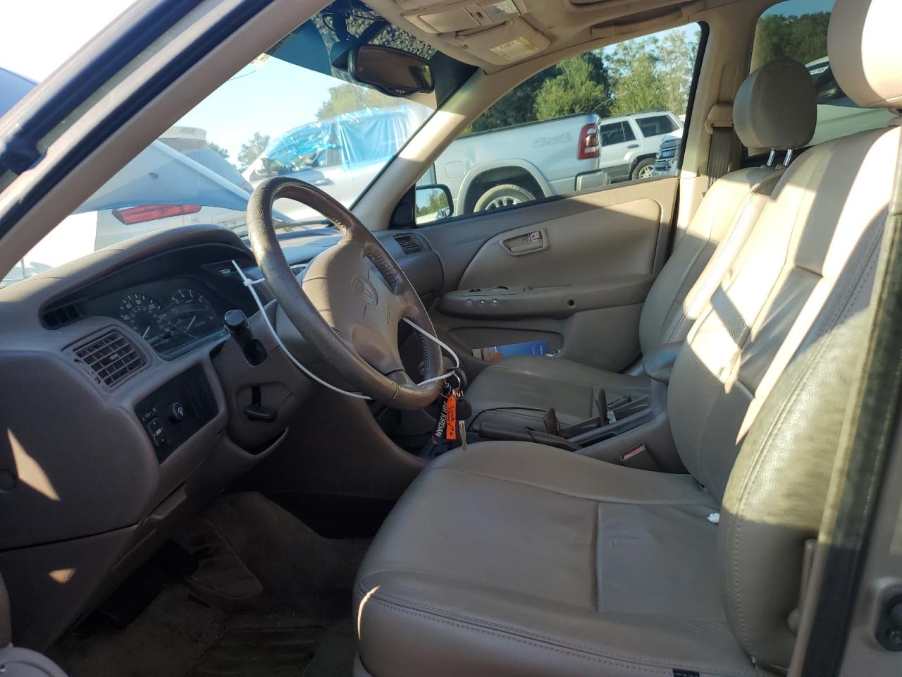 1998 Toyota Camry Ce Серый vin: 4T1BF28KXWU052757
