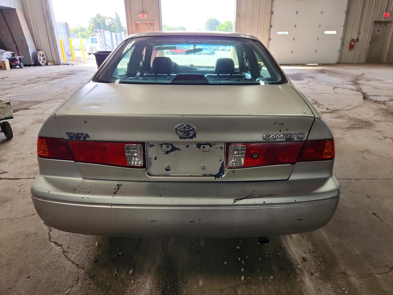2000 Toyota Camry Le V6 Silver vin: 4T1BF28KXYU102303
