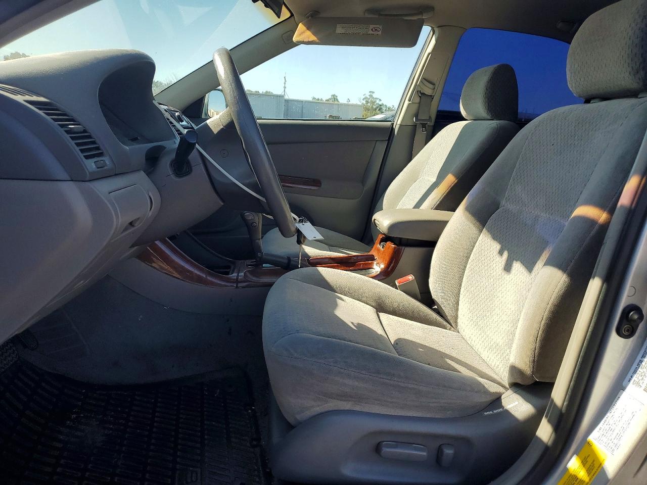 2003 Toyota Camry Le V6 Silver vin: 4T1BF30K03U046902
