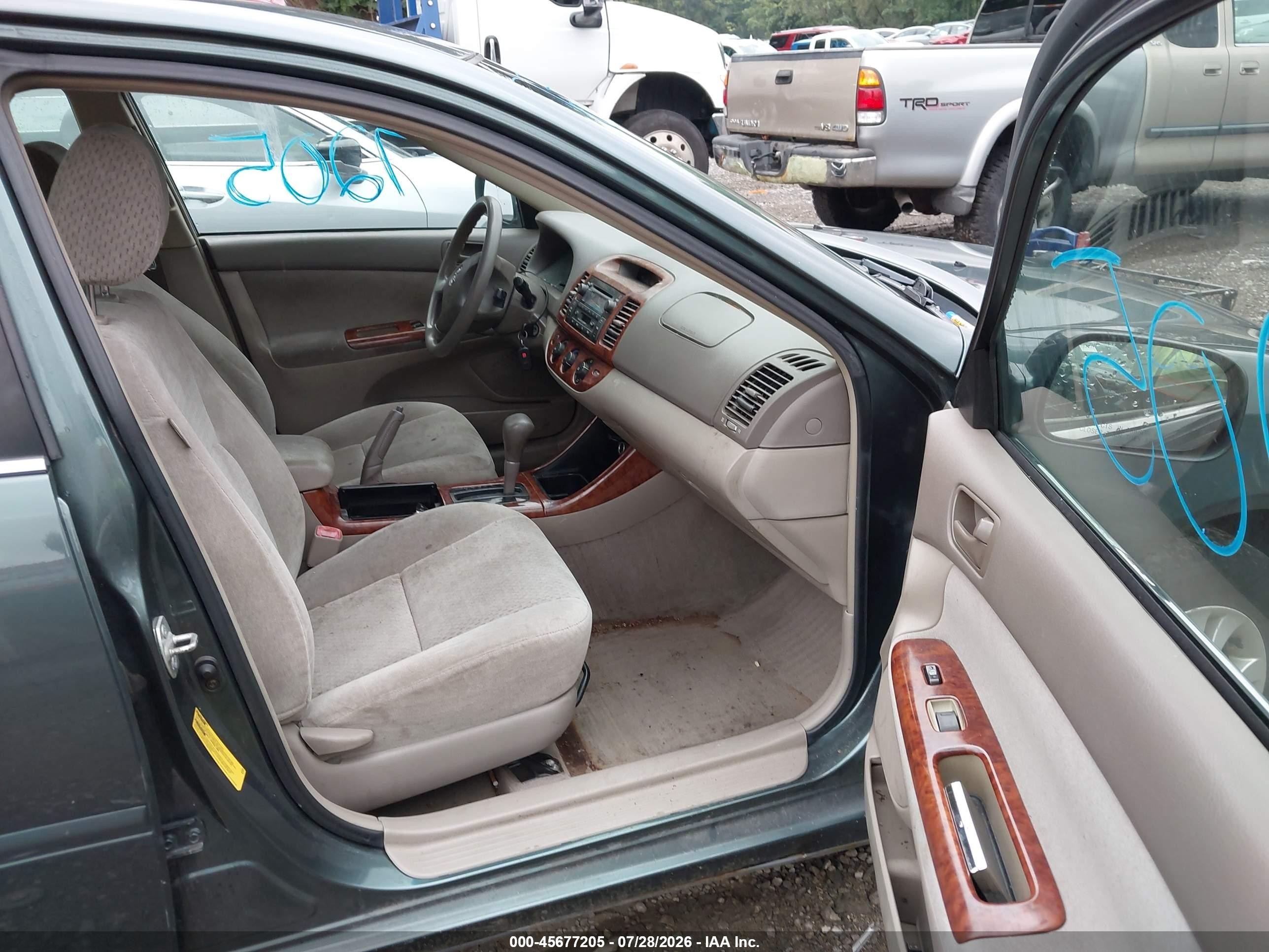 2004 Toyota Camry Le V6 Gray vin: 4T1BF30K04U070098