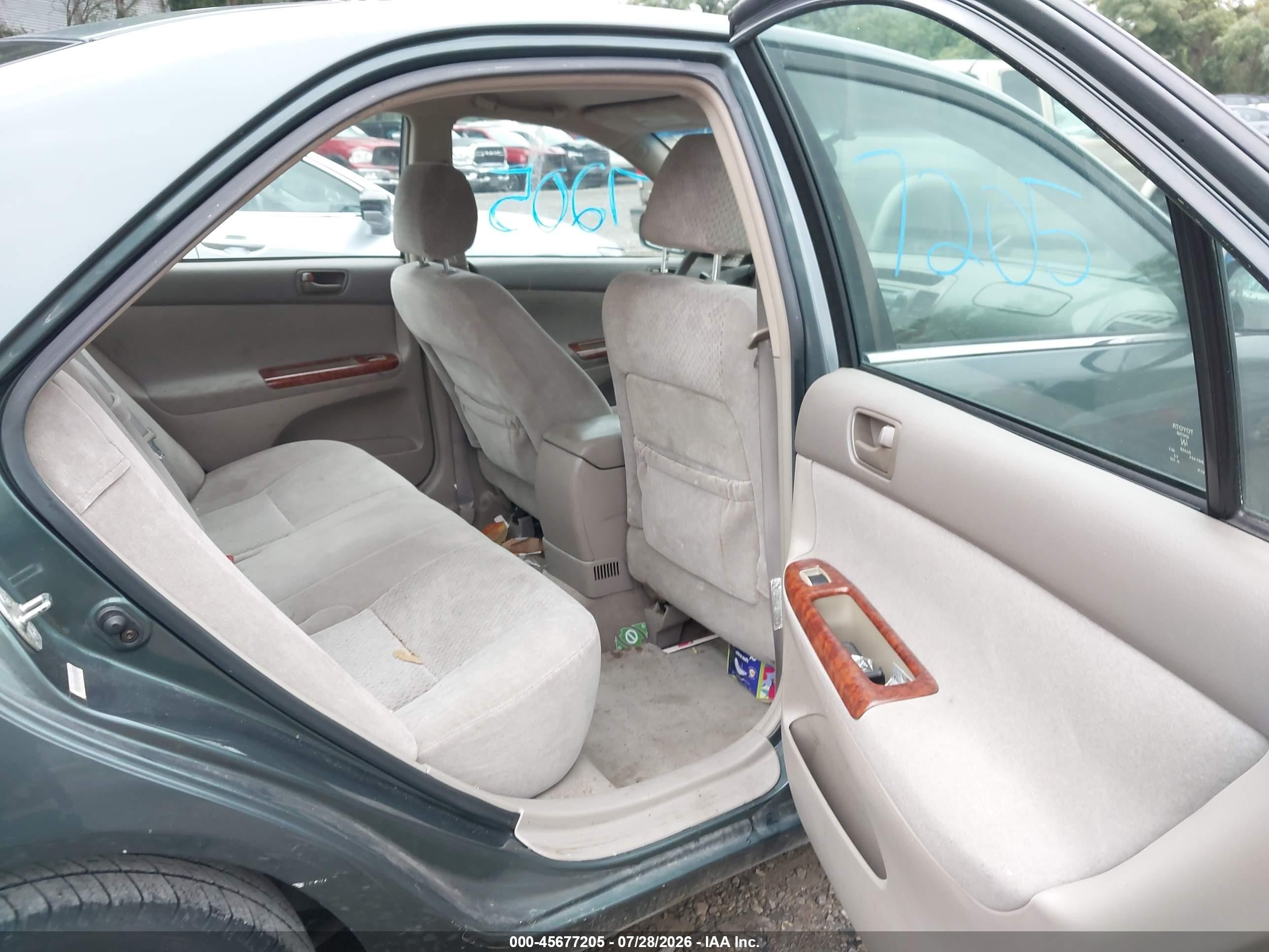2004 Toyota Camry Le V6 Gray vin: 4T1BF30K04U070098