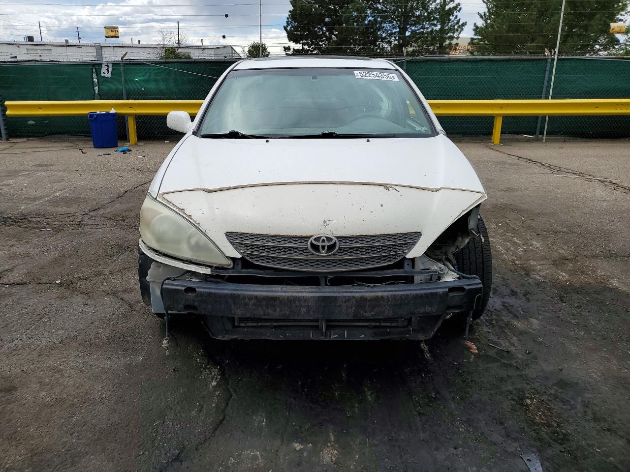 2004 Toyota Camry Xle V6 White vin: 4T1BF30K04U076578