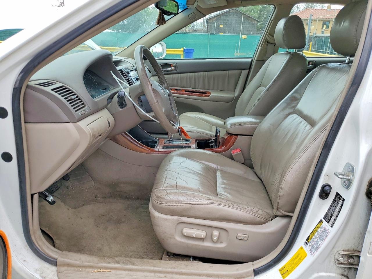2004 Toyota Camry Xle V6 White vin: 4T1BF30K04U076578