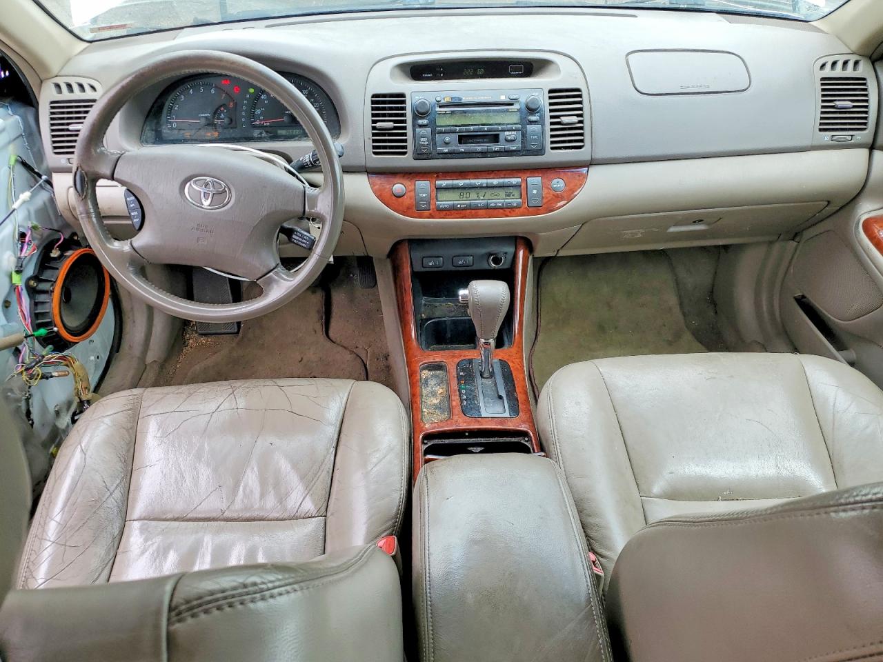 2004 Toyota Camry Xle V6 White vin: 4T1BF30K04U076578