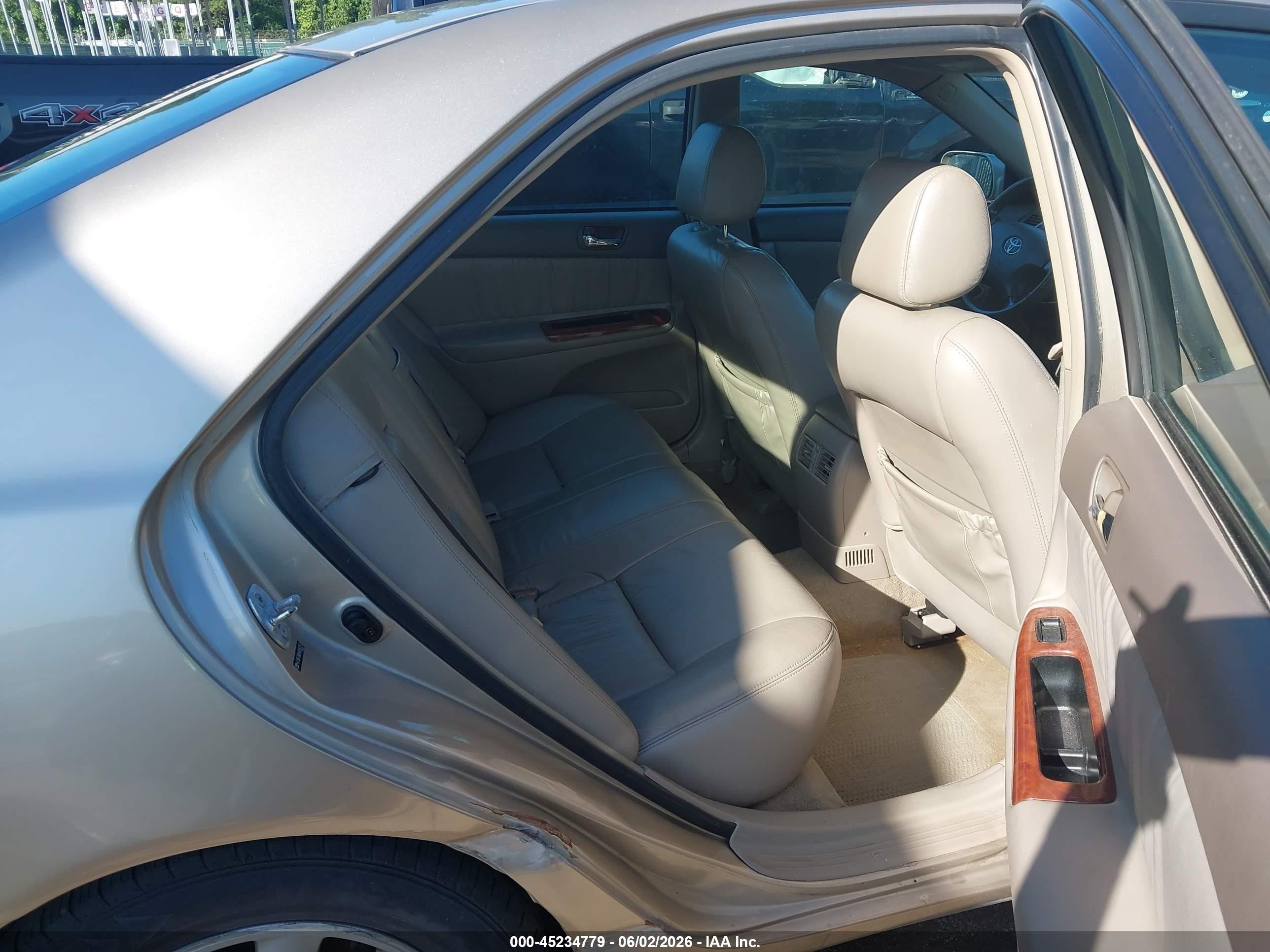 2004 Toyota Camry Xle V6 Золотой vin: 4T1BF30K04U582797