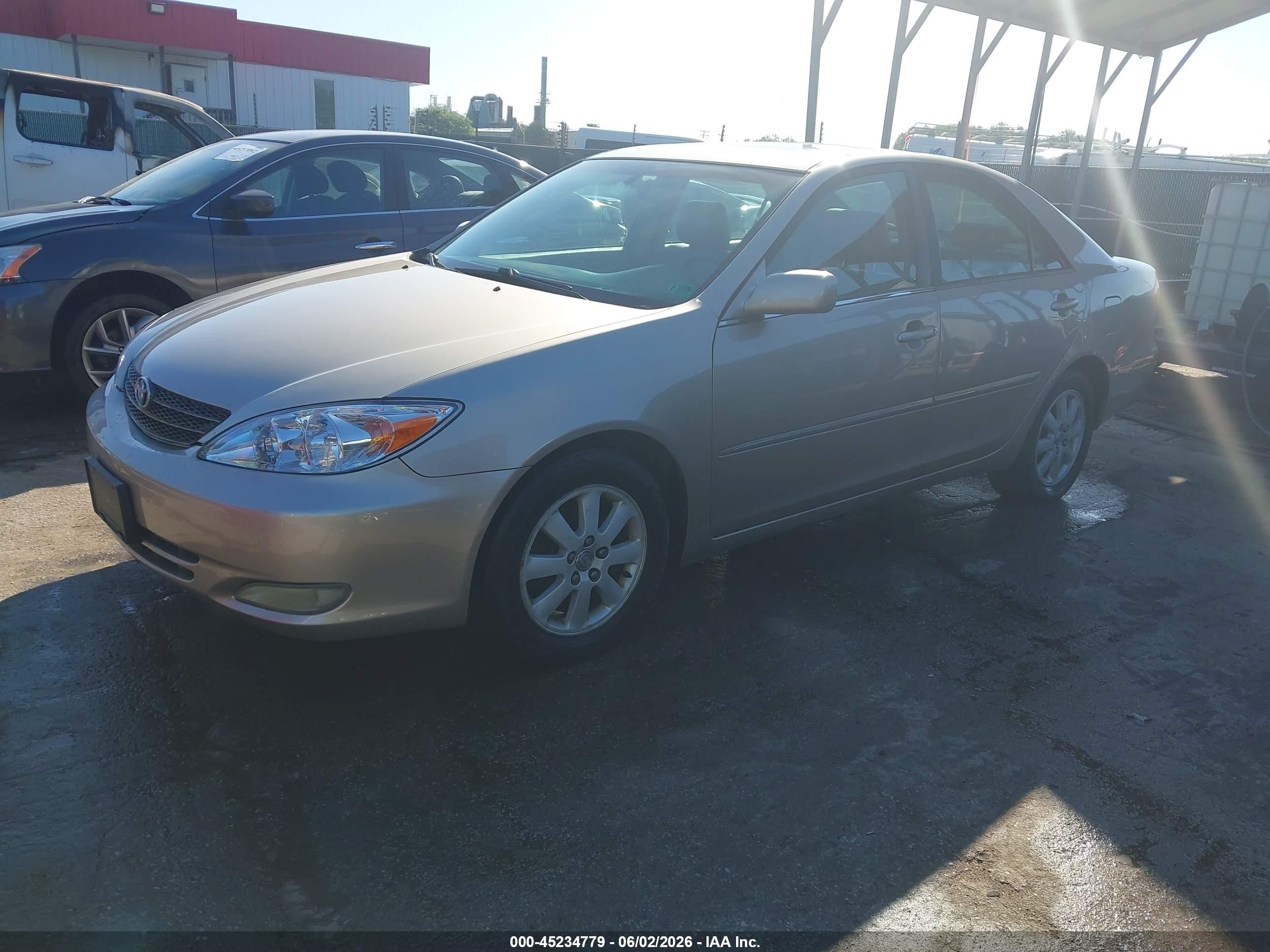 2004 Toyota Camry Xle V6 Золотой vin: 4T1BF30K04U582797