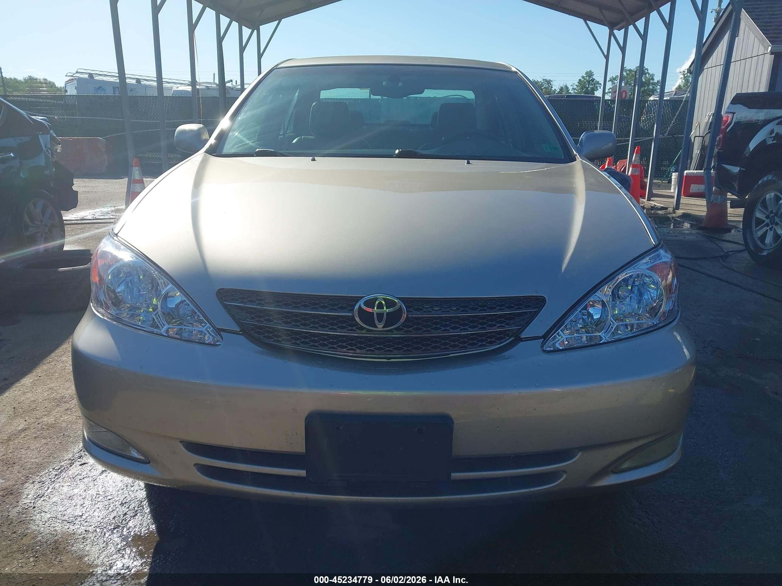 2004 Toyota Camry Xle V6 Золотой vin: 4T1BF30K04U582797