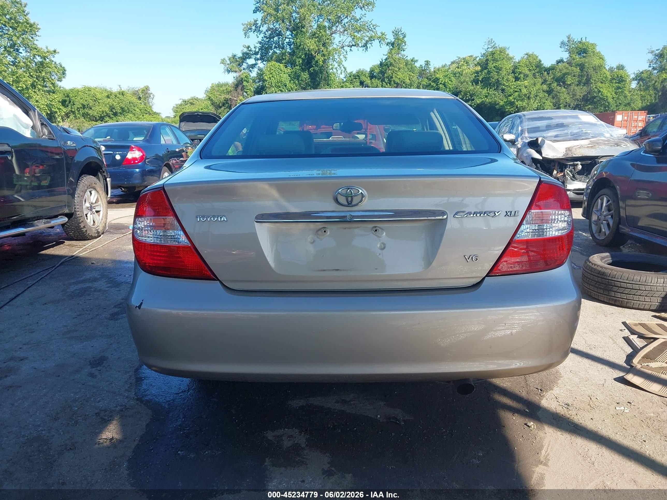 2004 Toyota Camry Xle V6 Золотой vin: 4T1BF30K04U582797