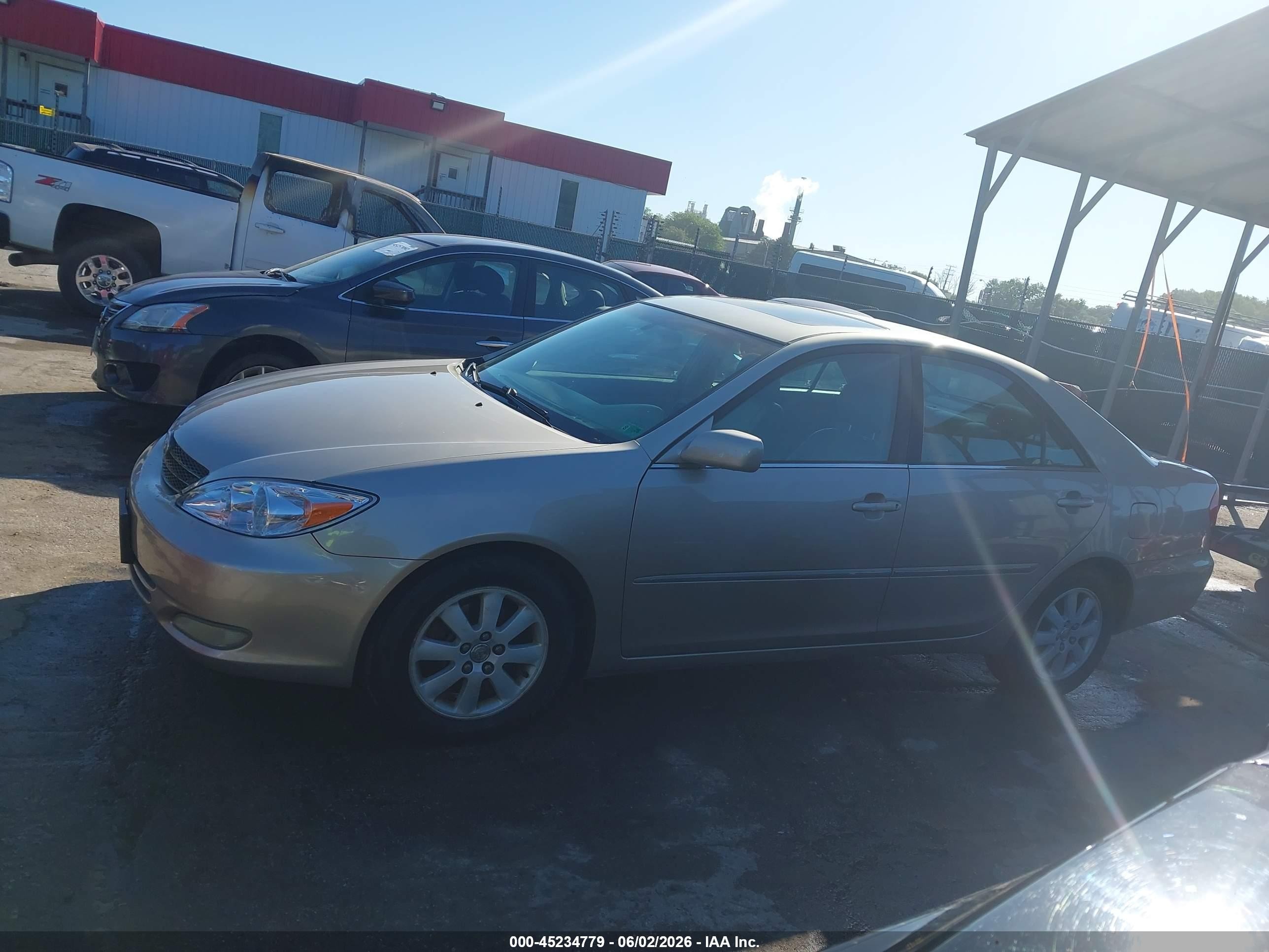 2004 Toyota Camry Xle V6 Золотой vin: 4T1BF30K04U582797