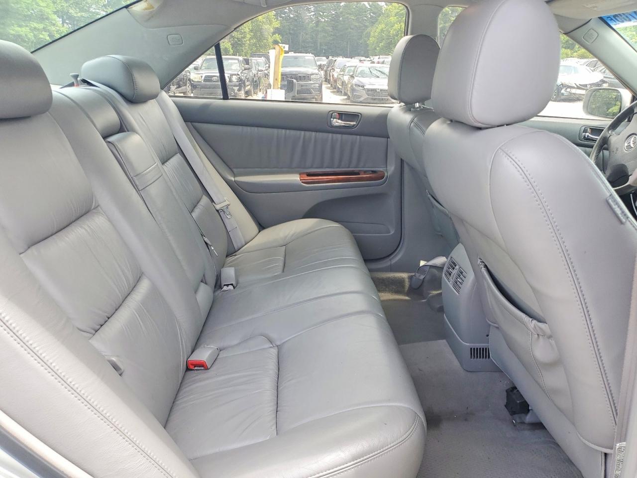 2004 Toyota Camry Xle V6 Silver vin: 4T1BF30K04U587580