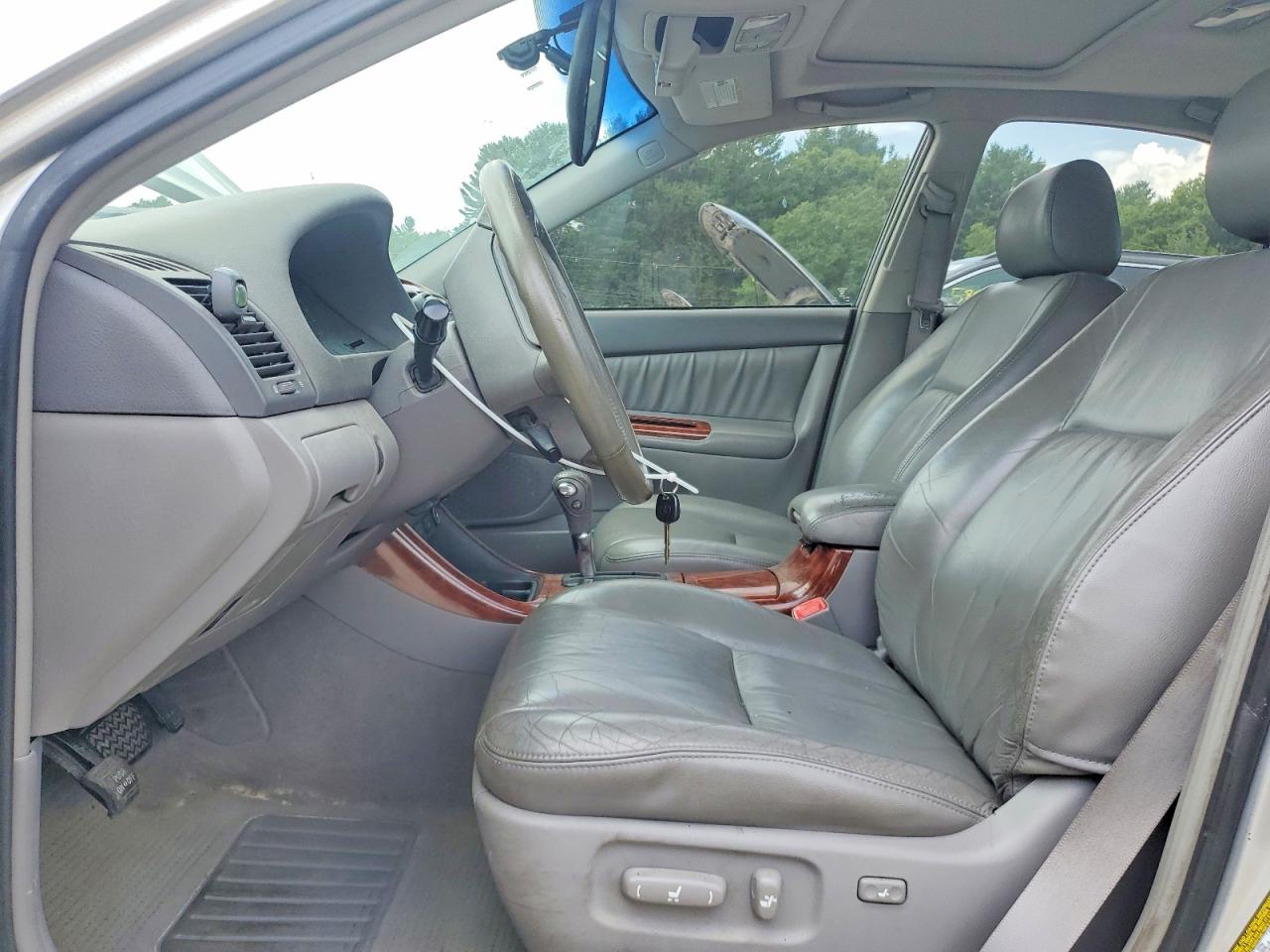 2004 Toyota Camry Xle V6 Silver vin: 4T1BF30K04U587580