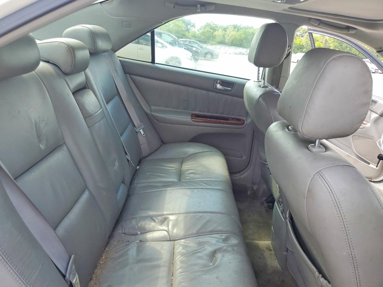 2005 Toyota Camry Xle V6 White vin: 4T1BF30K05U085637