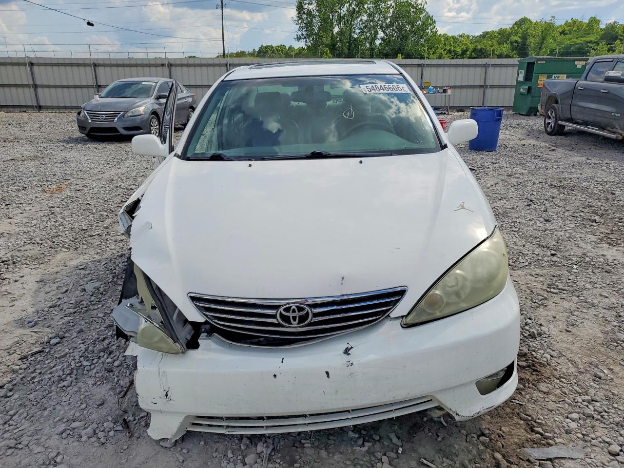 2005 Toyota Camry Xle V6 White vin: 4T1BF30K05U085637
