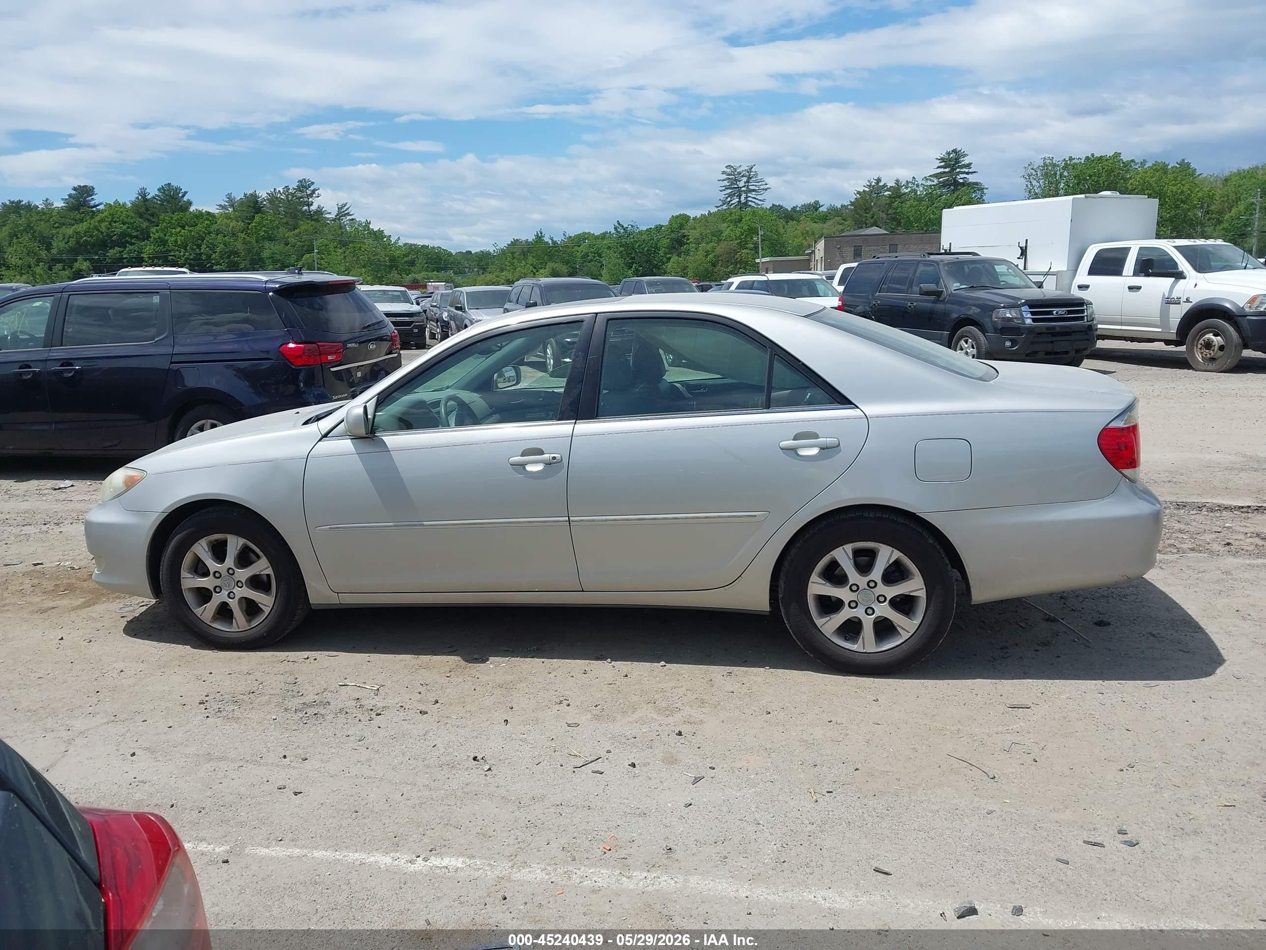 2005 Toyota Camry Xle V6 Silver vin: 4T1BF30K05U093981