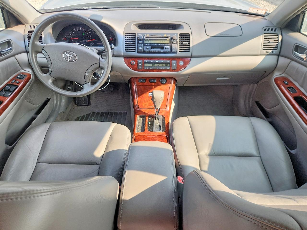 2005 Toyota Camry Xle V6 Серебряный vin: 4T1BF30K05U104736