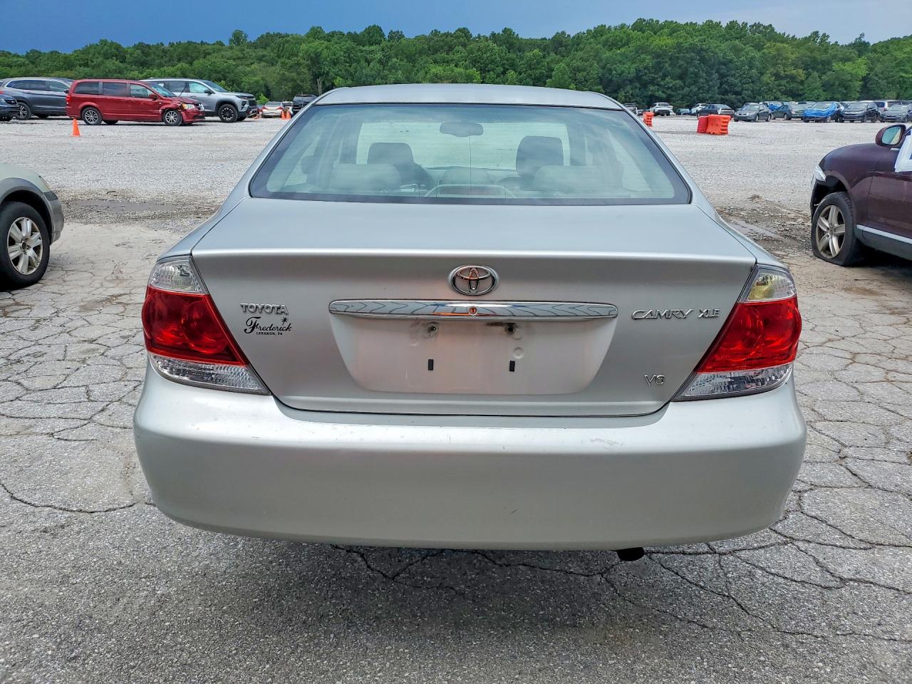 2005 Toyota Camry Xle V6 Silver vin: 4T1BF30K05U614410