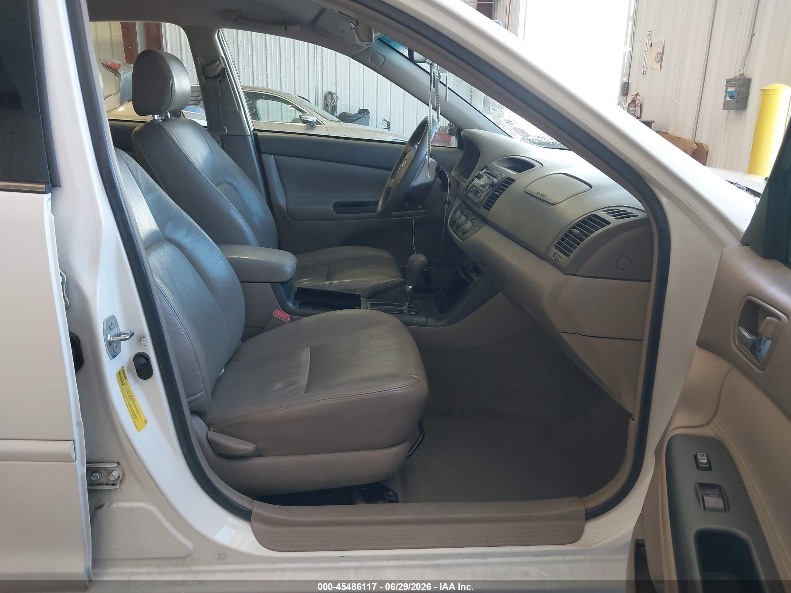 2005 Toyota Camry Le V6 White vin: 4T1BF30K05U614598