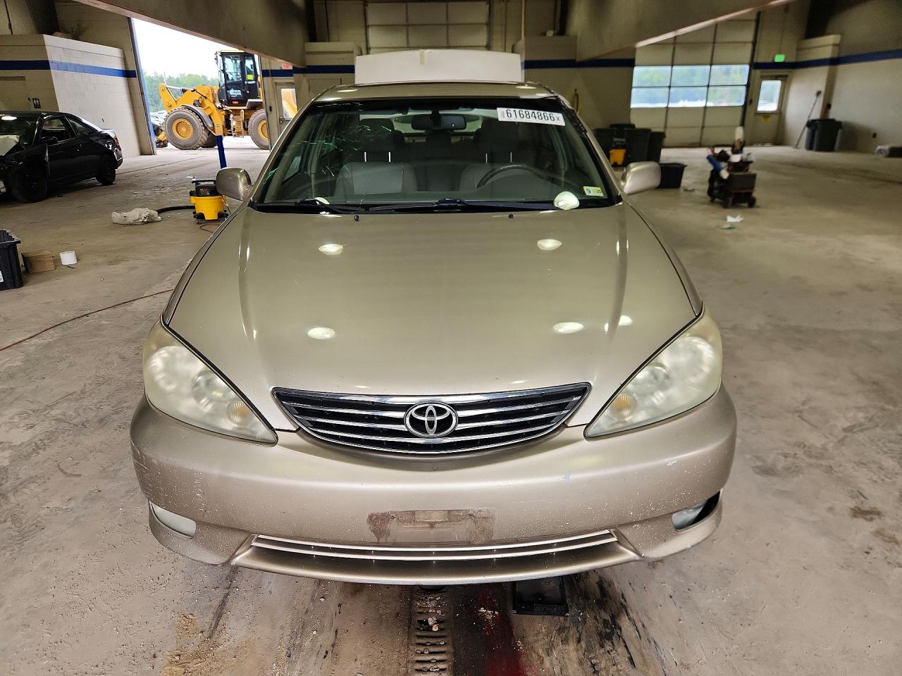 2006 Toyota Camry Xle V6 Tan vin: 4T1BF30K06U118511