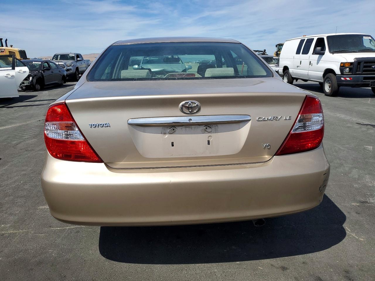 2002 Toyota Camry Le V6 Tan vin: 4T1BF30K12U023868