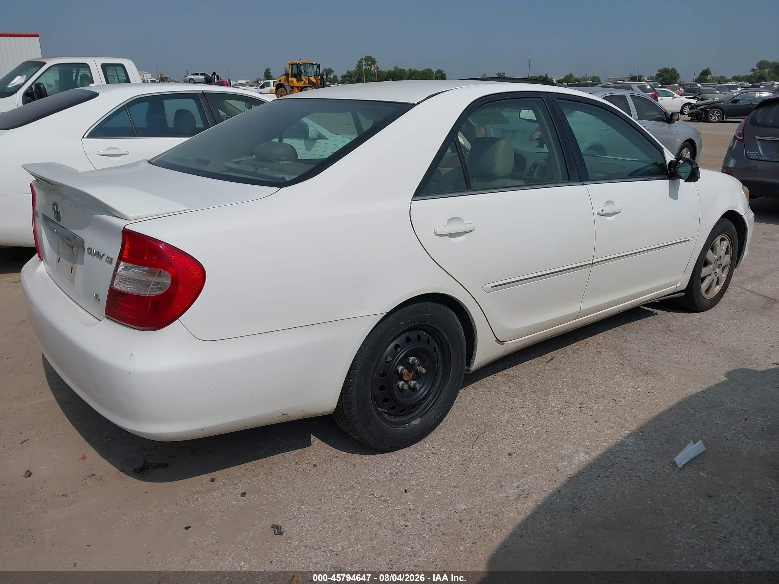 2002 Toyota Camry Xle White vin: 4T1BF30K12U501965