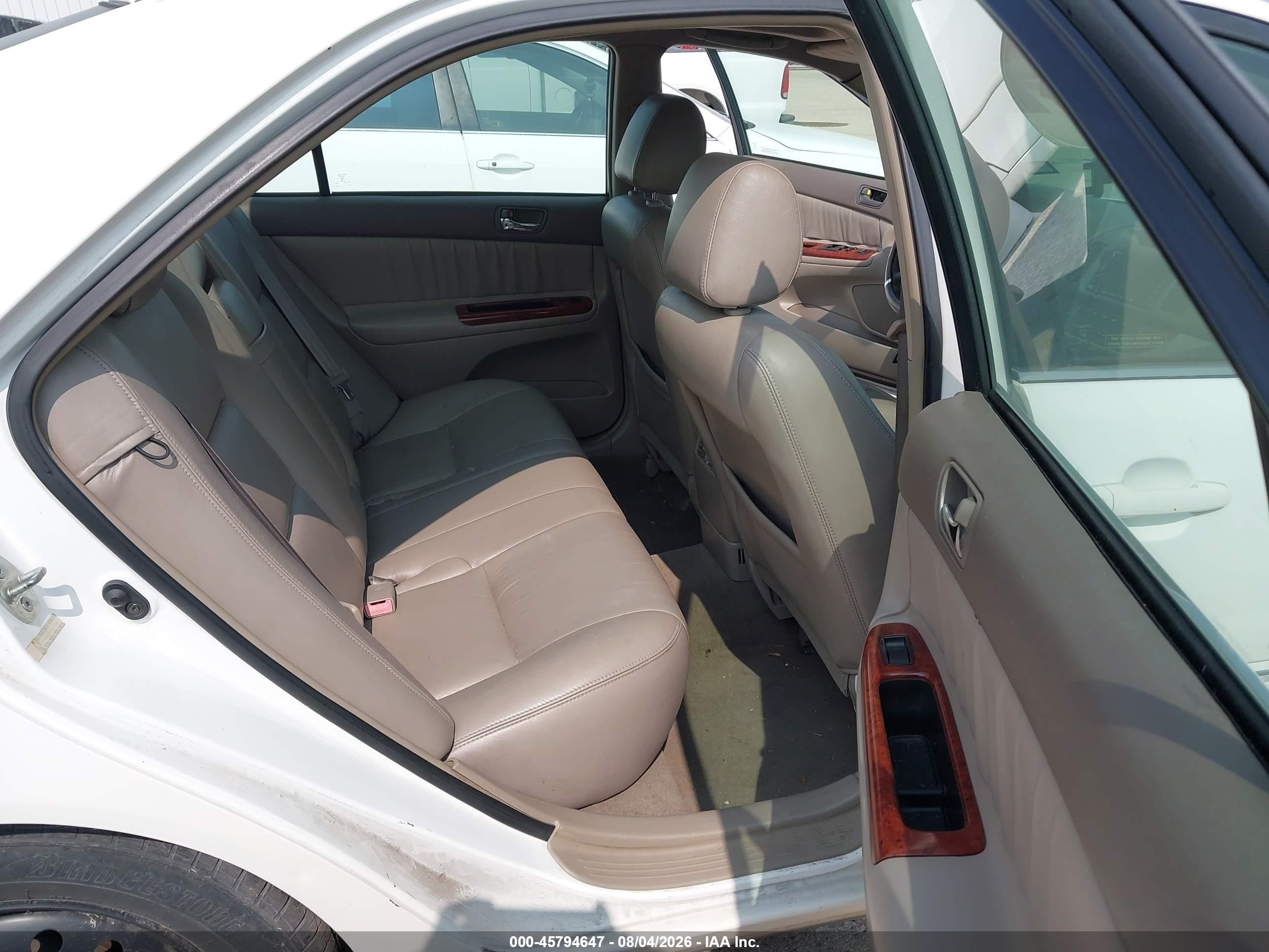2002 Toyota Camry Xle White vin: 4T1BF30K12U501965
