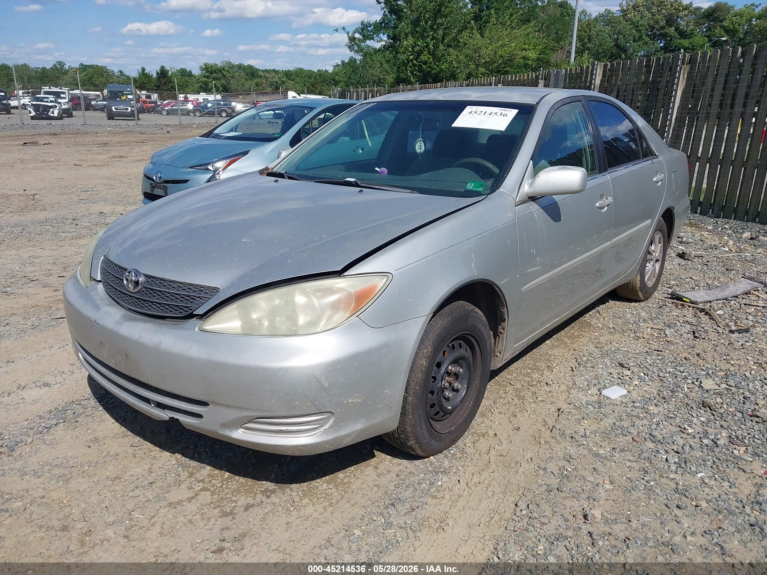 2004 Toyota Camry Le V6 Silver vin: 4T1BF30K14U065041
