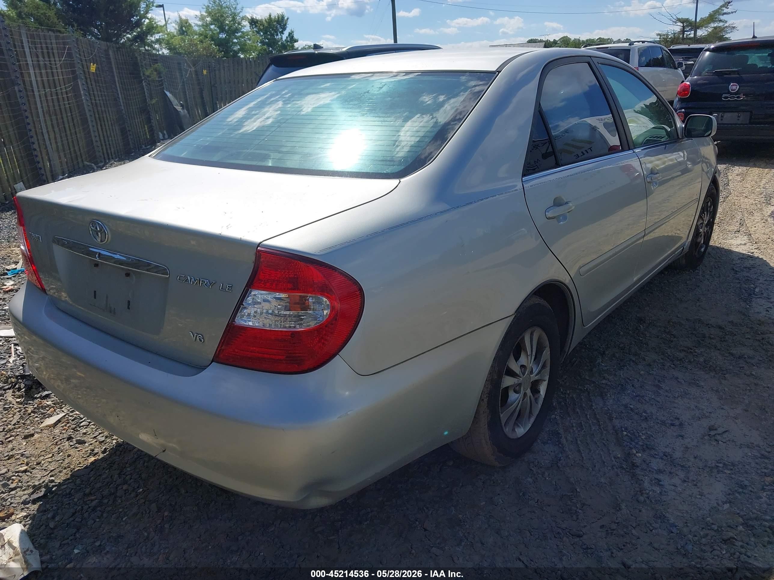 2004 Toyota Camry Le V6 Silver vin: 4T1BF30K14U065041