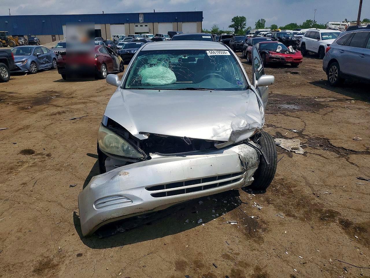 2004 Toyota Camry Le V6 Серебряный vin: 4T1BF30K14U573381