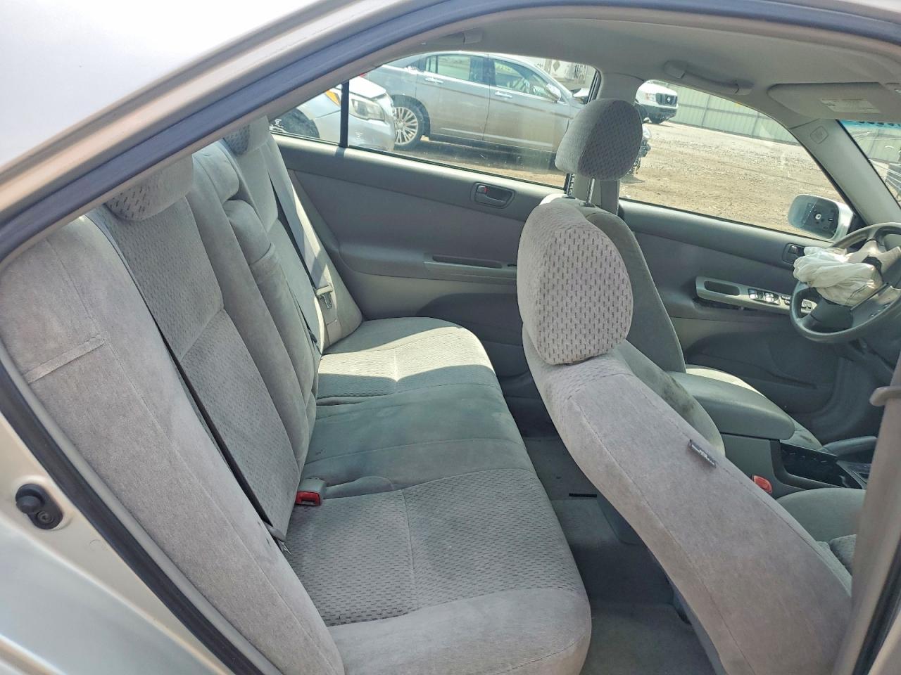2004 Toyota Camry Le V6 Серебряный vin: 4T1BF30K14U573381