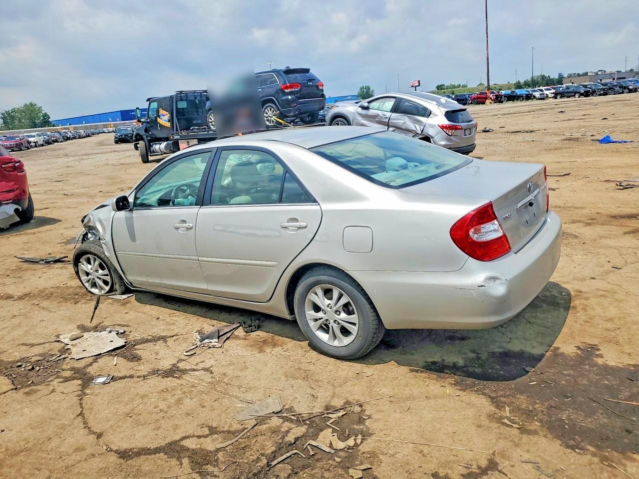 2004 Toyota Camry Le V6 Серебряный vin: 4T1BF30K14U573381