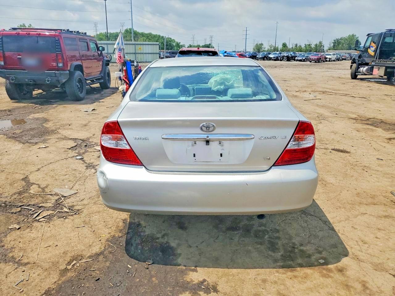 2004 Toyota Camry Le V6 Серебряный vin: 4T1BF30K14U573381