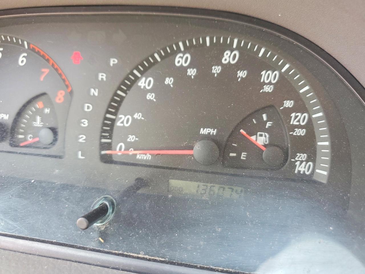 2004 Toyota Camry Le V6 Серебряный vin: 4T1BF30K14U573381