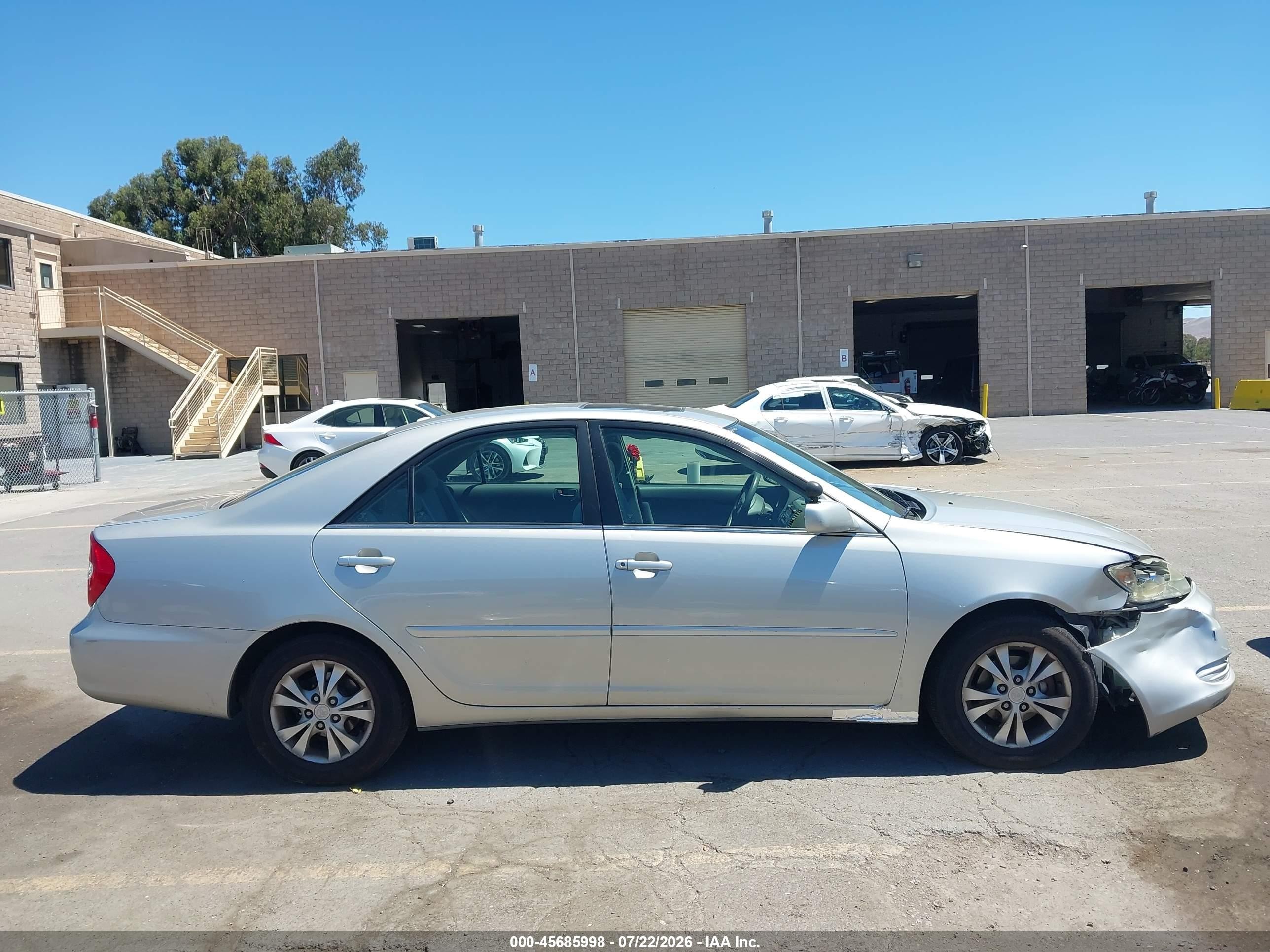 2004 Toyota Camry Le V6 Silver vin: 4T1BF30K14U574854