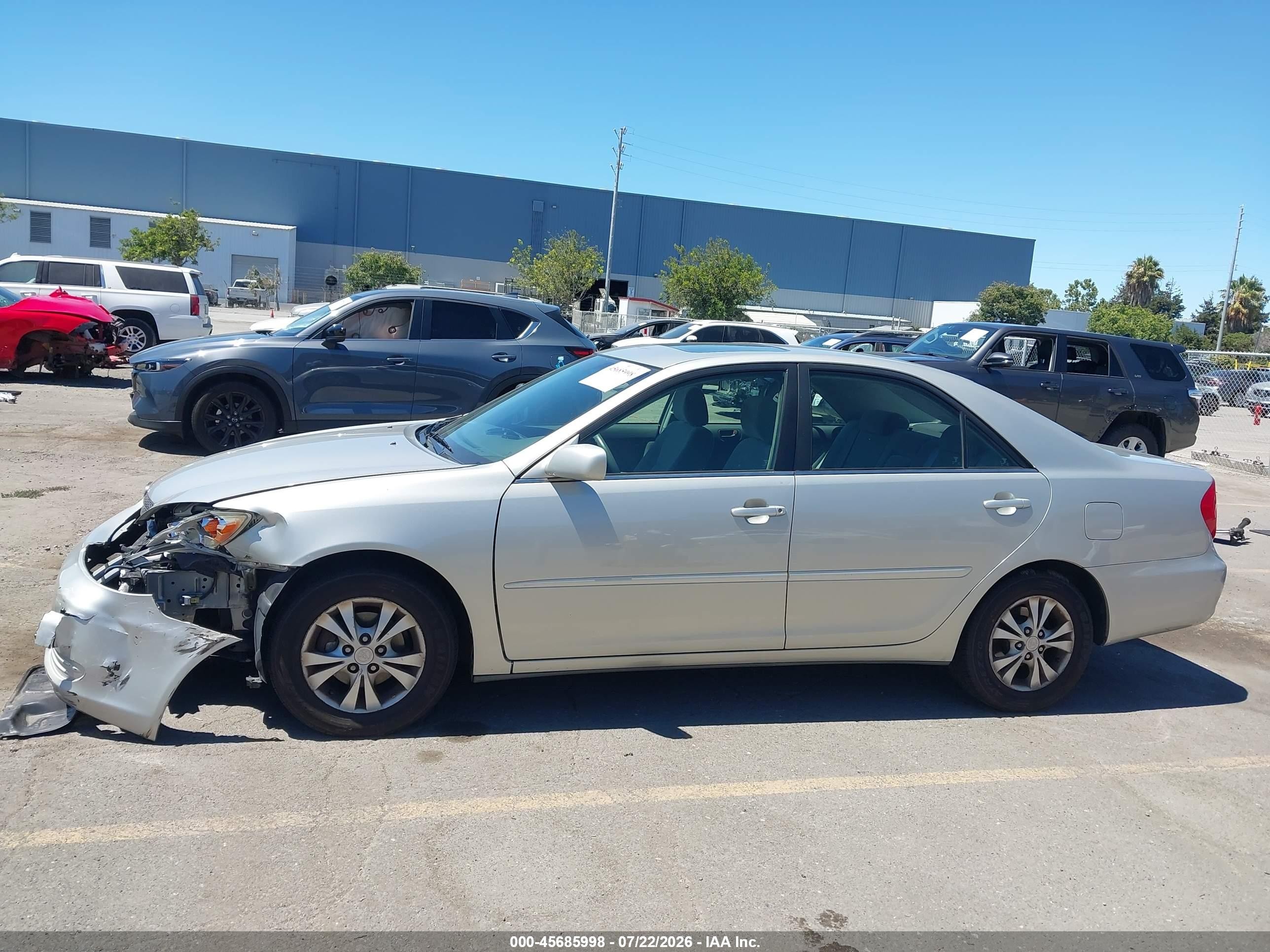 2004 Toyota Camry Le V6 Silver vin: 4T1BF30K14U574854