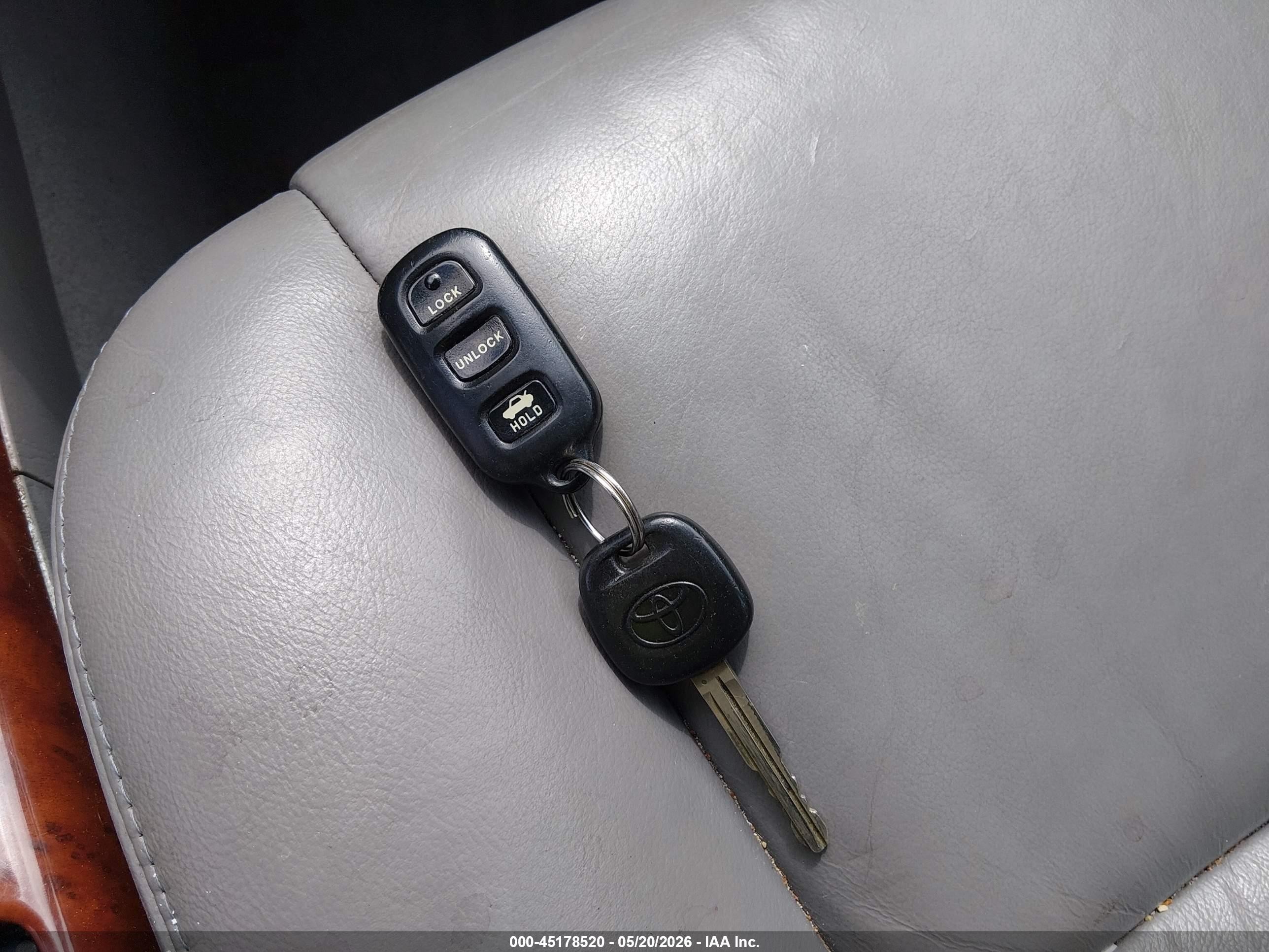 2004 Toyota Camry Xle V6 Silver vin: 4T1BF30K14U589869