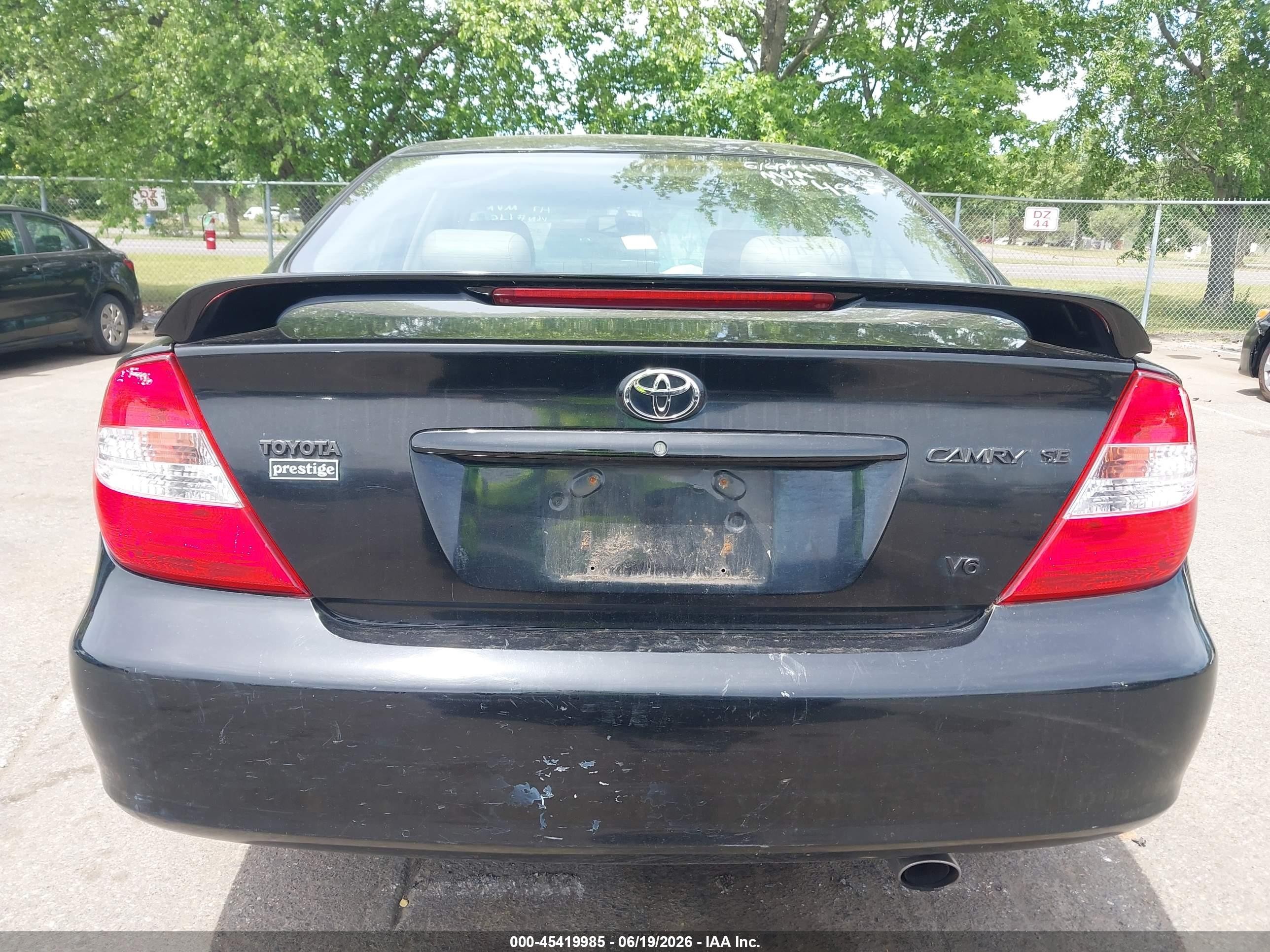 2002 Toyota Camry Se Черный vin: 4T1BF30K22U004827