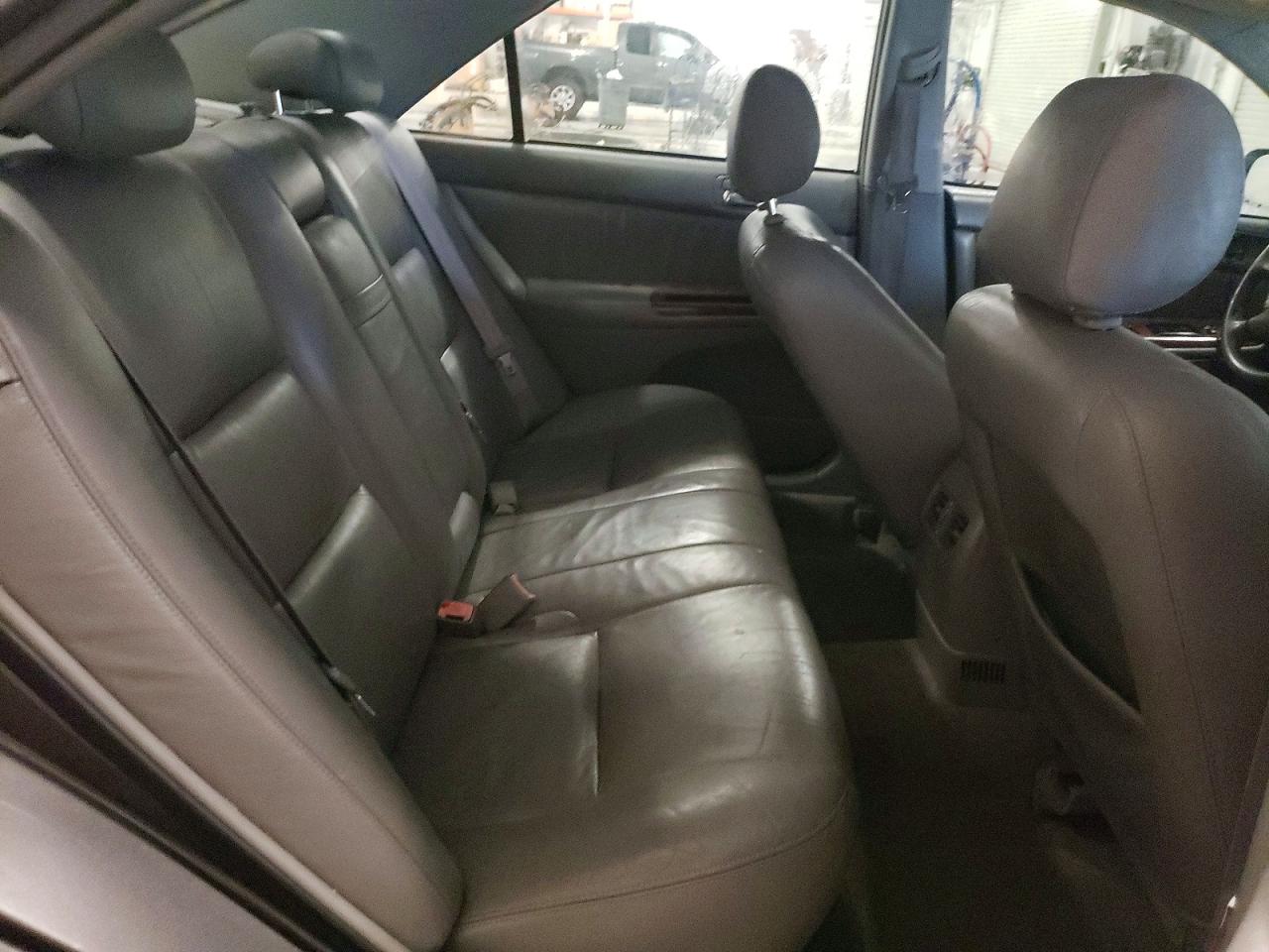 2002 Toyota Camry Le Silver vin: 4T1BF30K22U509752