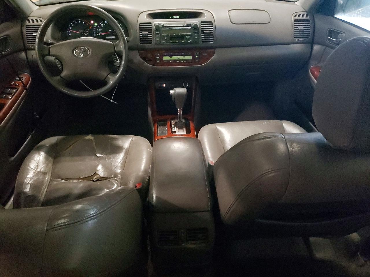 2002 Toyota Camry Le Silver vin: 4T1BF30K22U509752