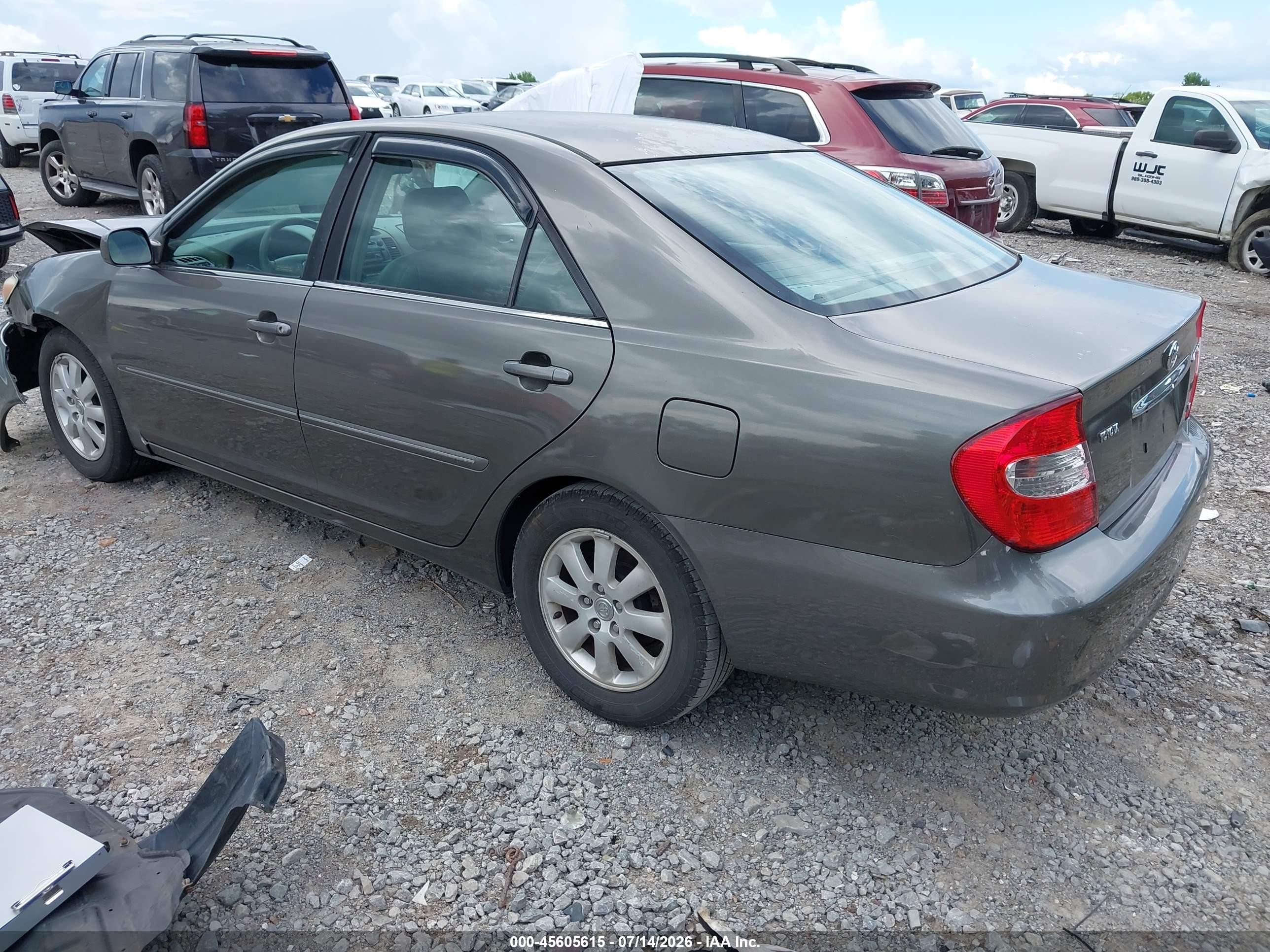 2002 Toyota Camry Xle Gray vin: 4T1BF30K22U523876