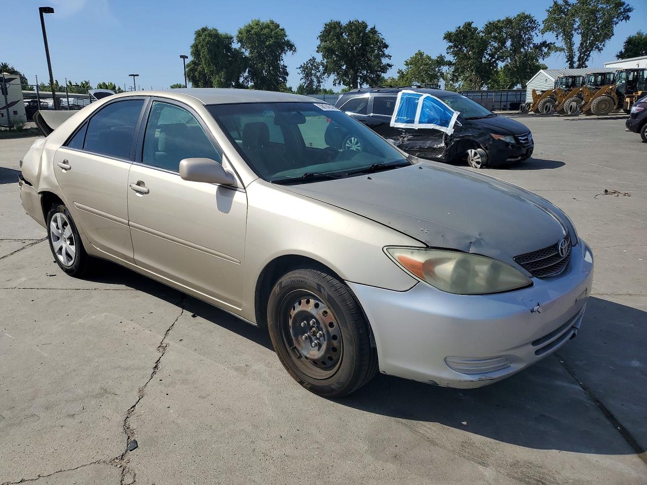 2004 Toyota Camry Le V6 Gold vin: 4T1BF30K24U072807