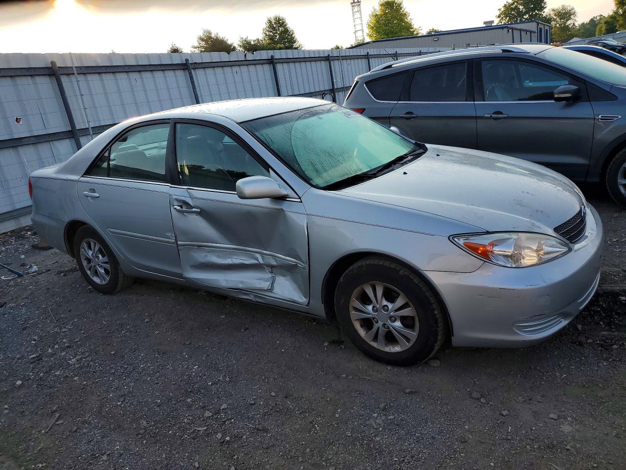 2004 Toyota Camry Le V6 Silver vin: 4T1BF30K24U073830
