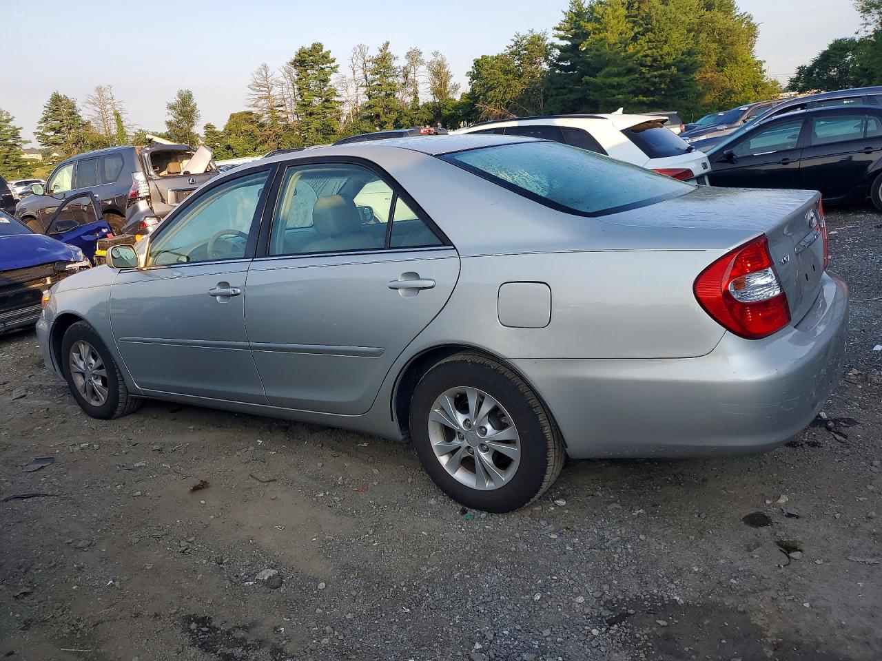 2004 Toyota Camry Le V6 Silver vin: 4T1BF30K24U073830