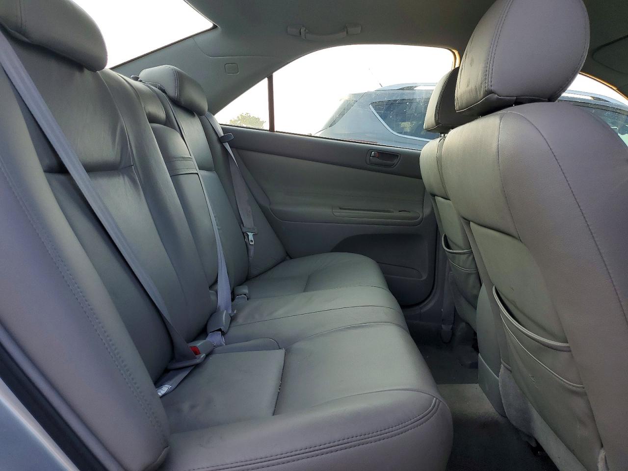 2004 Toyota Camry Le V6 Silver vin: 4T1BF30K24U073830