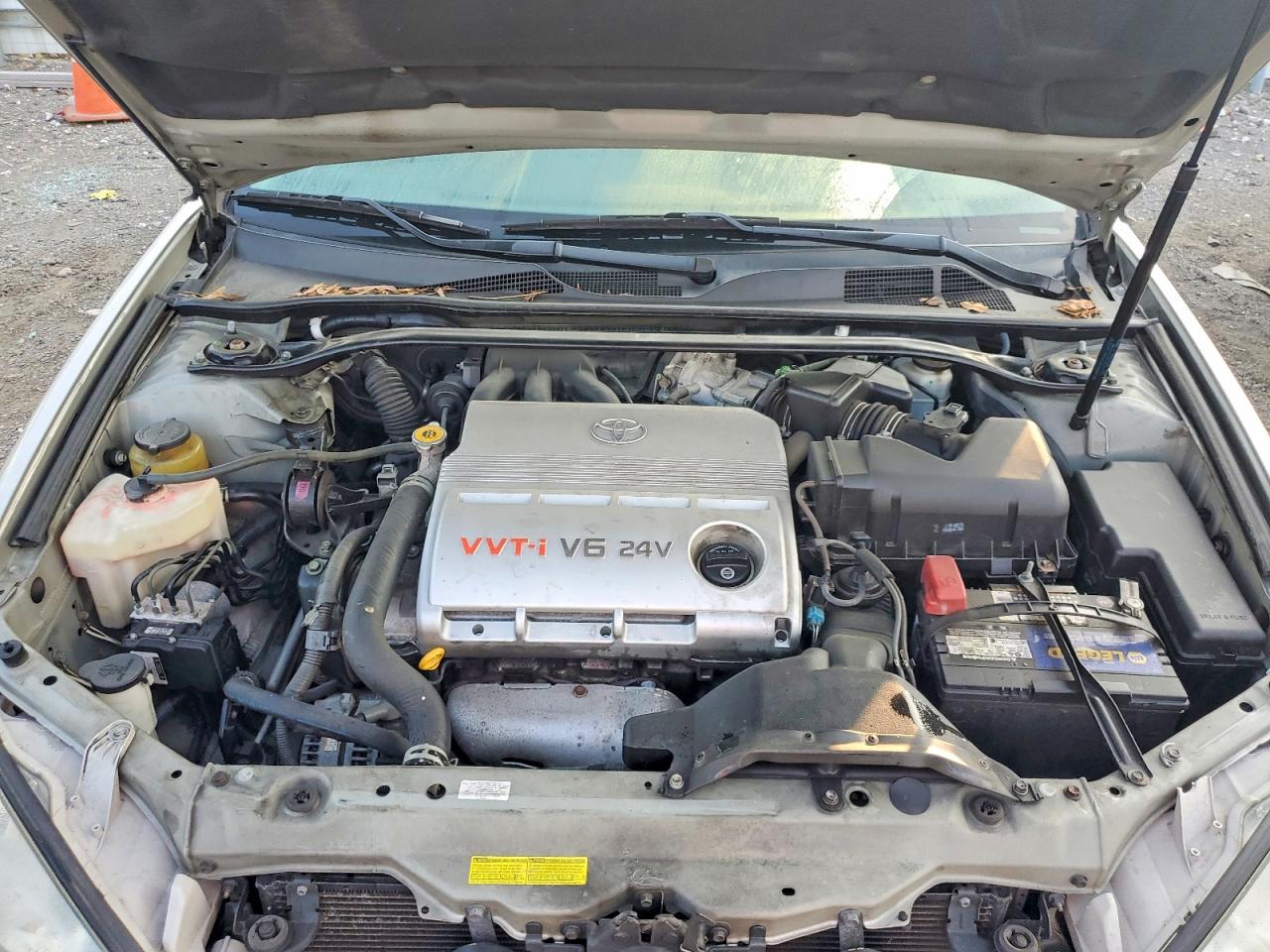 2004 Toyota Camry Le V6 Silver vin: 4T1BF30K24U073830