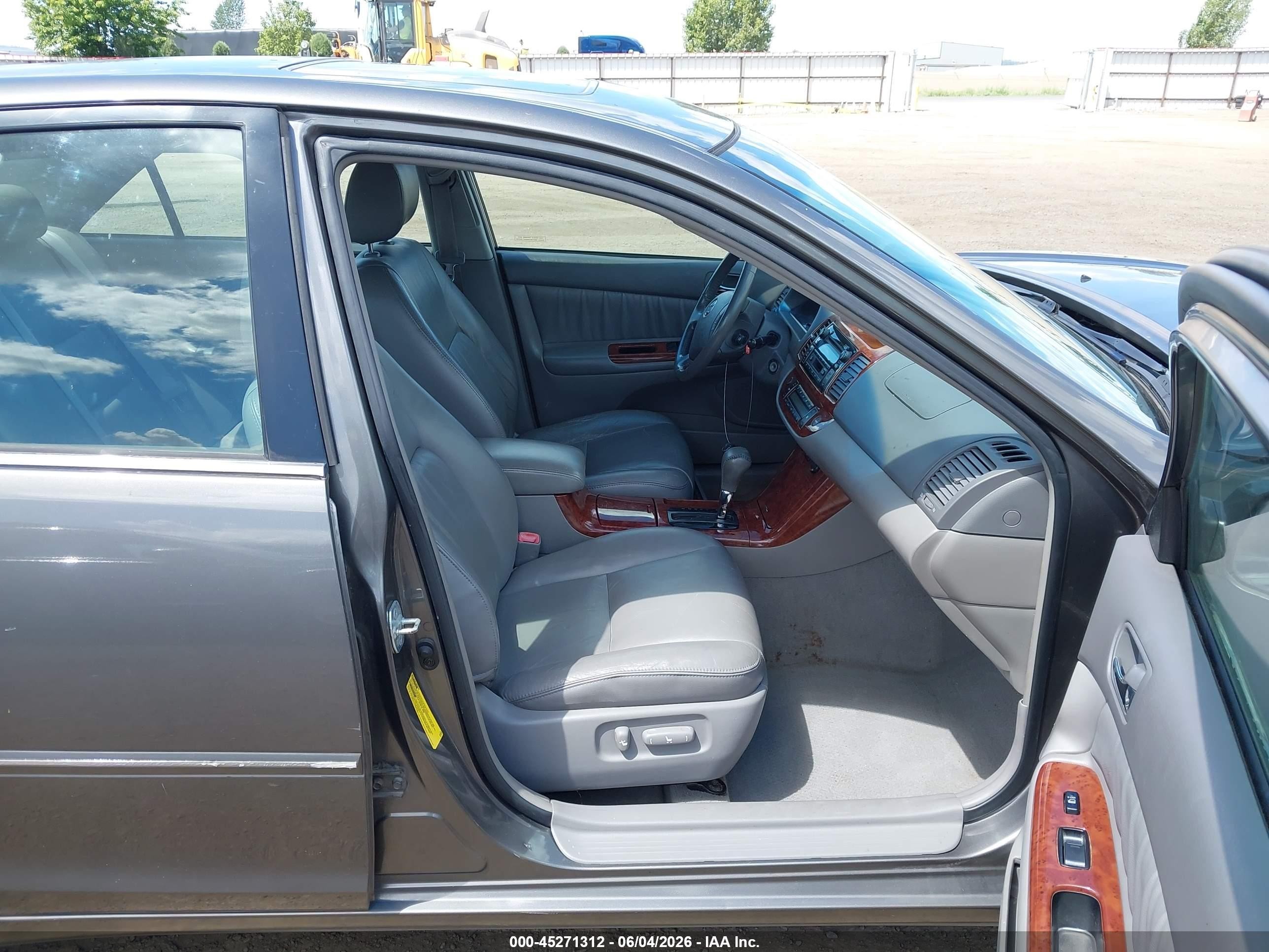 2005 Toyota Camry Xle V6 Серый vin: 4T1BF30K25U597285