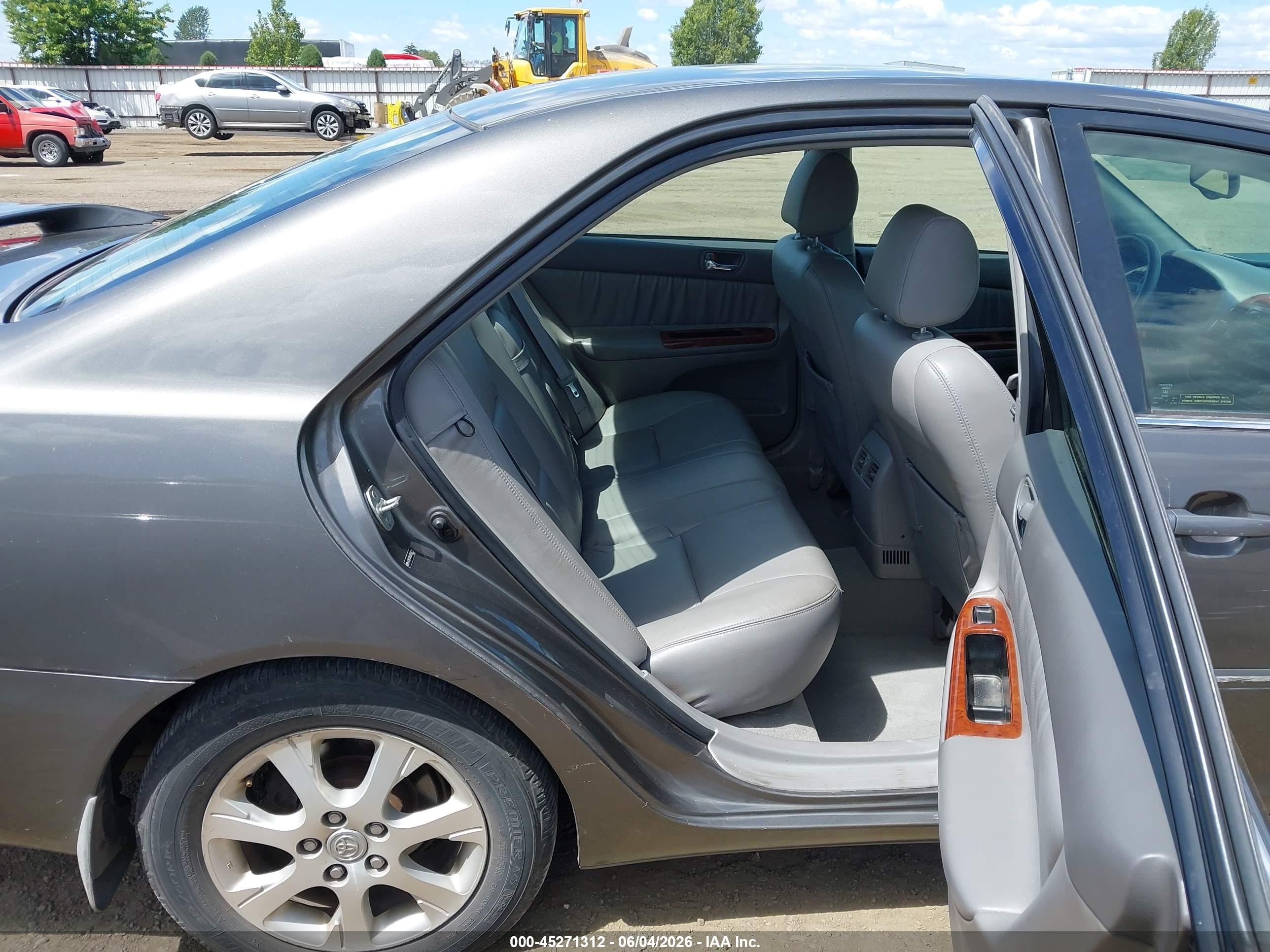 2005 Toyota Camry Xle V6 Серый vin: 4T1BF30K25U597285