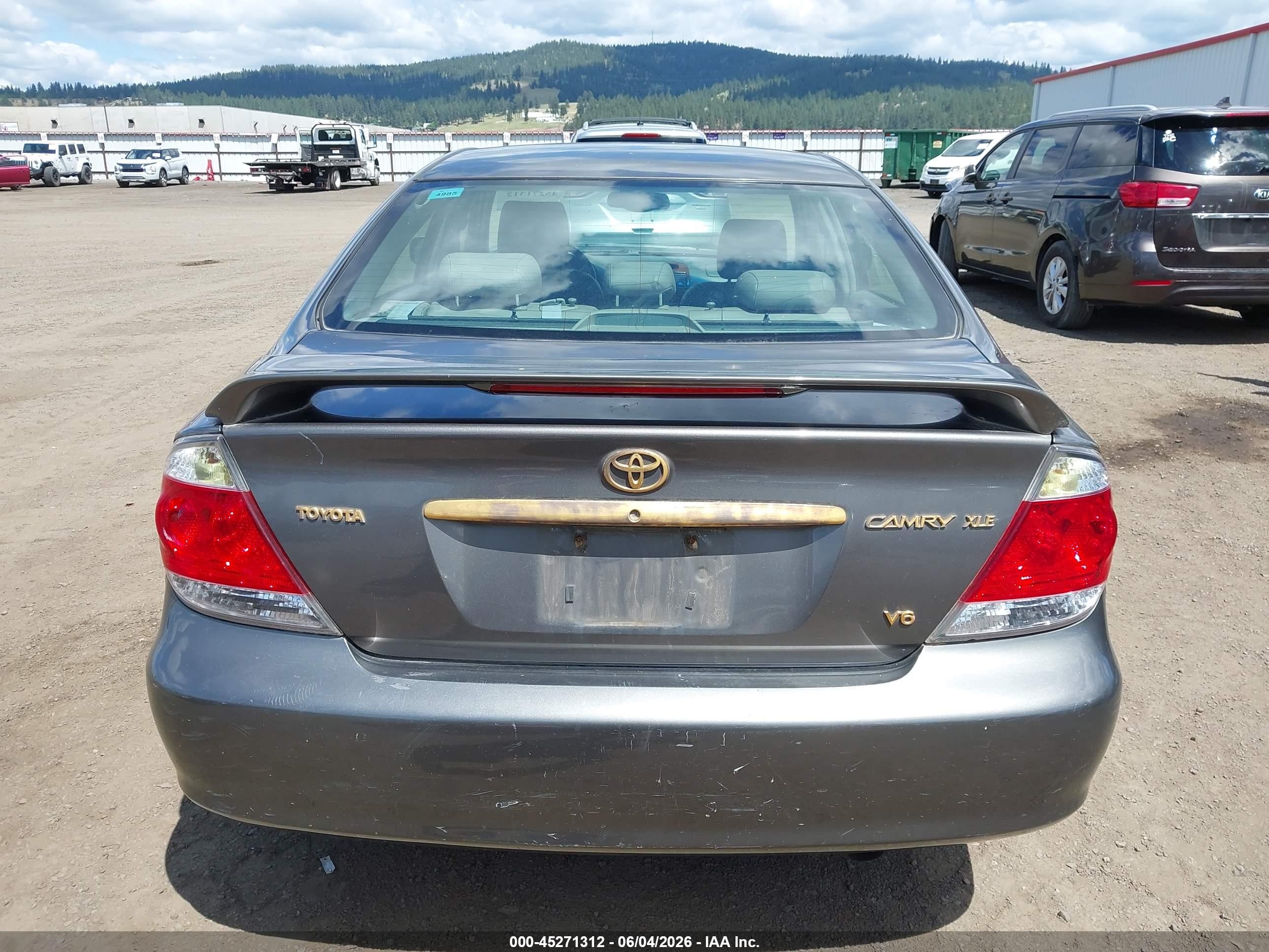 2005 Toyota Camry Xle V6 Серый vin: 4T1BF30K25U597285